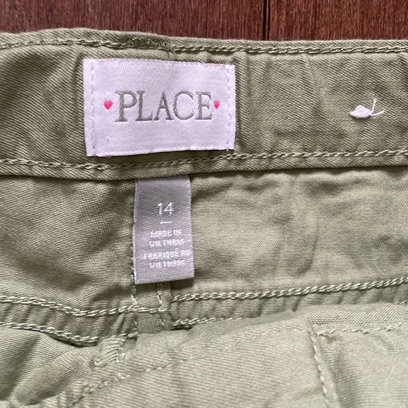 5/$25 Green Shorts - Picture 2 of 5